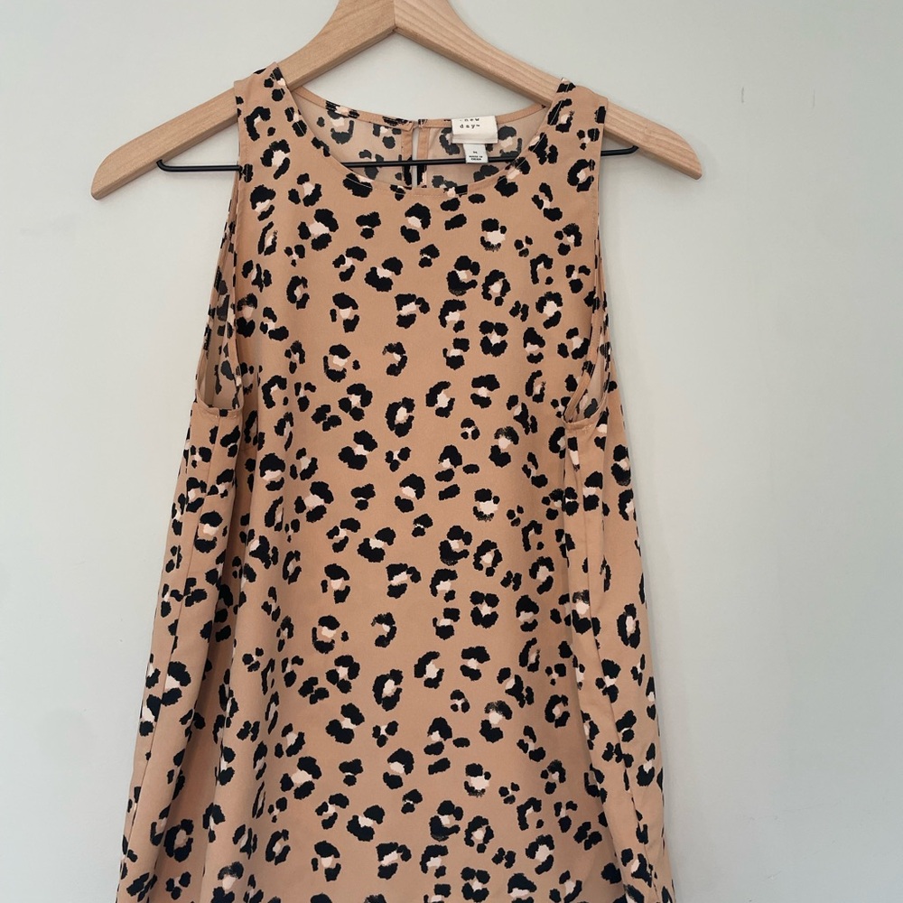 Stylish Leopard Print Swing Top